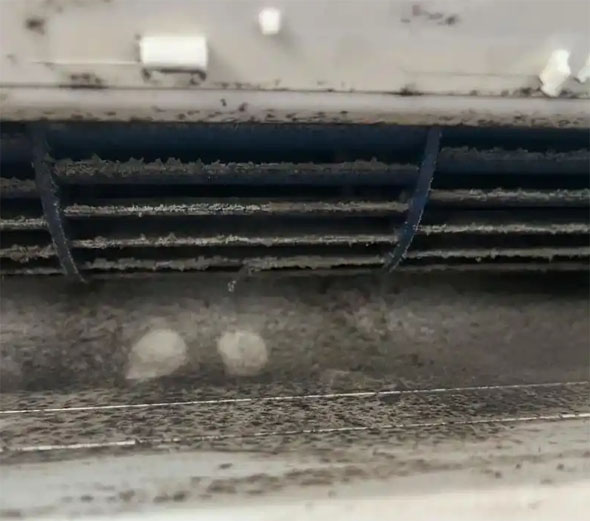 复兴空调吹的风有股烧焦味是怎么回事